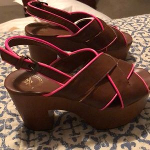 SOLD Groove platform heels